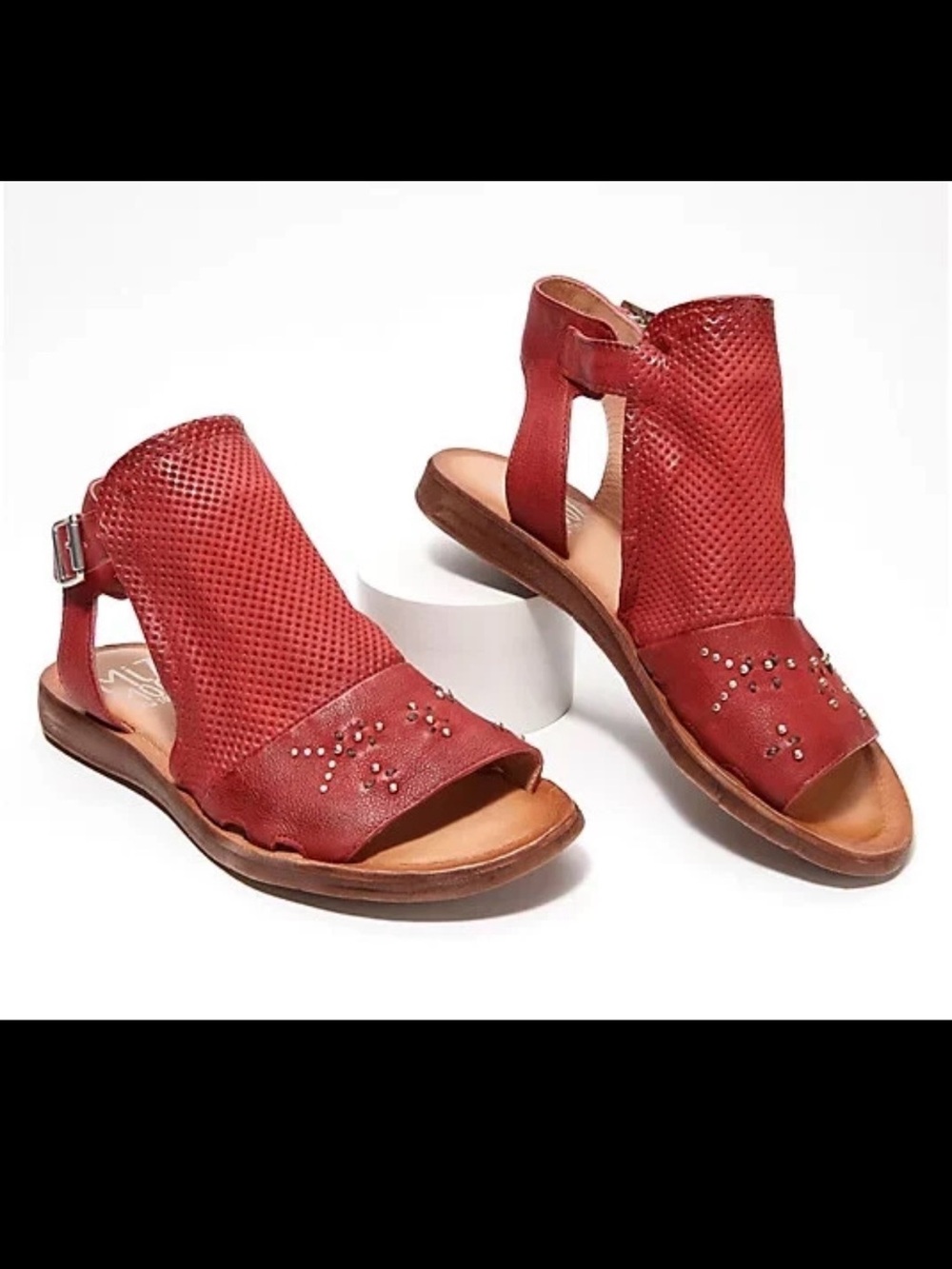 MlS MOOZ Red Women's Open-Toe Perforated Leather Sandals New no box